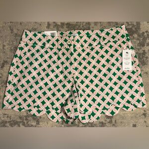 Crown & Ivy Women’s Shelby Scalloped 4 Inch Inseam Shorts Size 6 NWT!!